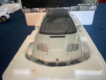 Minichamps 1:18 - Voiture miniature - BMW M3 GTR Street, Nieuw