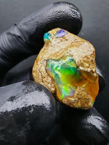 68cts Crystal Opal Specimen Ruw- 14 g