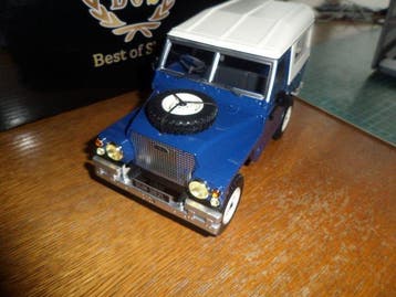 bos 1:18 - Modelauto - Land Rover lightweight serie III dark