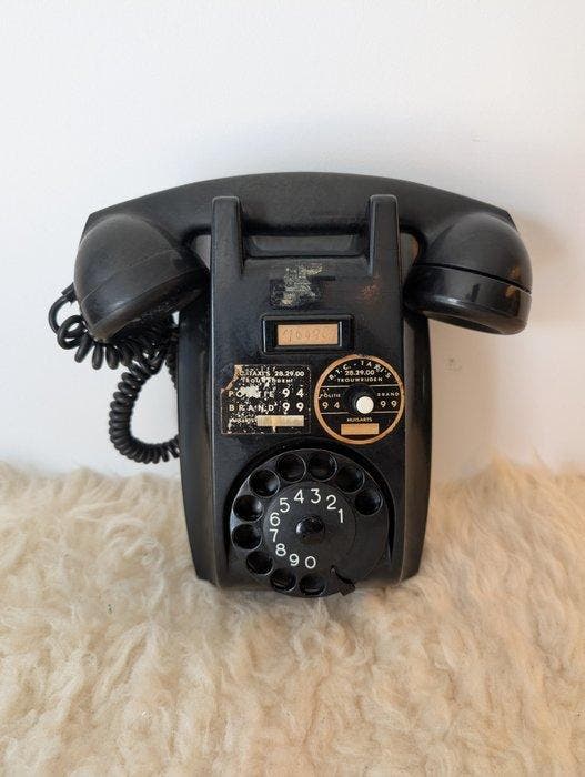 Ericsson, Rijen - Analoge telefoon - 1951 - Bakeliet -, Antiek en Kunst, Kunst | Designobjecten