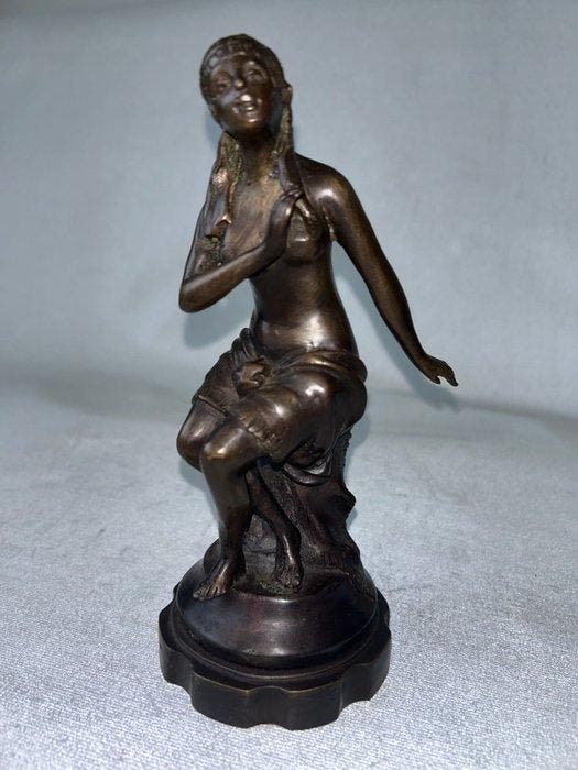 sculptuur, Art deco stijl vrouw - 19.5 cm - Gepatineerd, Antiek en Kunst, Curiosa en Brocante