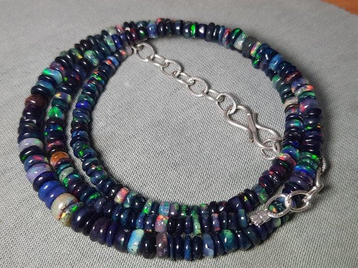 Kralen van natuurlijke zwarte opalen - 40,5 ct- 8.1 g, Verzamelen, Mineralen en Fossielen