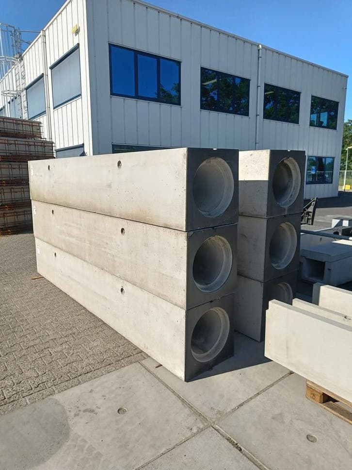 Nieuwe goten zwaar verkeer, Doe-het-zelf en Bouw, Buizen en Afvoer, 2 tot 4 meter, Nieuw, Afvoer, Verzenden