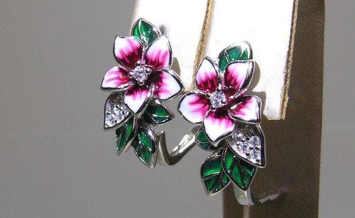 Enamel Flower Oorbellen - Hoogte: 18 mm - Breedte: 13 mm-, Verzamelen, Mineralen en Fossielen