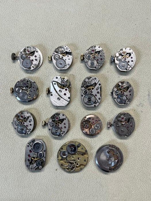15 mechanische uurwerken - Dugena, Epeca, Luxero, Luxia,, Antiek en Kunst, Antiek | Klokken