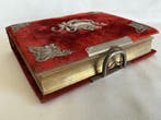 Antiek Art Nouveau Fotoalbum met rood fluweel en vergulde