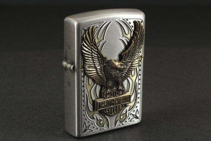 Zippo - Harley-Davidson Emblem Japan-Exclusive Model -, Verzamelen, Rookartikelen, Aanstekers en Luciferdoosjes