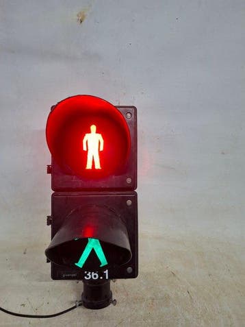 Stoplicht - Plastic - Voetgangers stoplicht, Antiek en Kunst