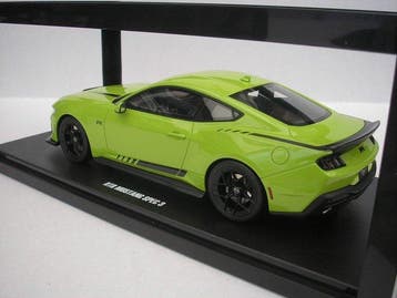 GT Spirit 1:18 - Voiture miniature - Ford RTR Mustang Spec.3