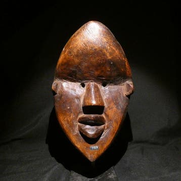 Mask. Dan. 25,5 cm H. early 20th century - Figuur - Dan -