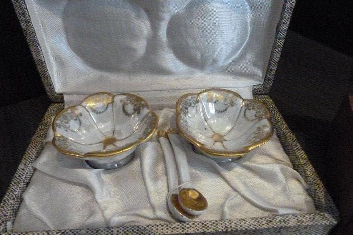 Limoges - Eetservies (4) - Porselein - zout peper Limoges, Antiek en Kunst, Antiek | Meubels | Tafels