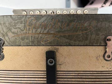 Gandharva - Button Accordion - - Accordéon - 1920 (Sans prix, Nieuw