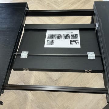 Maxalto Omero uitschuiftafel van Antonio Citterio, Bureau