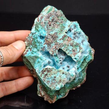 Emimorfiet met kwarts, chrysocolla en malachiet op matrix
