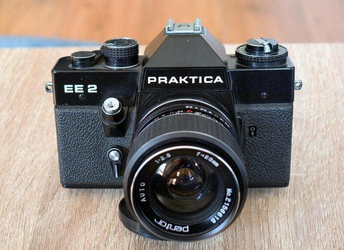 Praktica EE2 + Pentor Auto 2.8/28mm + Pentacon Auto, Audio, Tv en Foto, Fotocamera's Analoog
