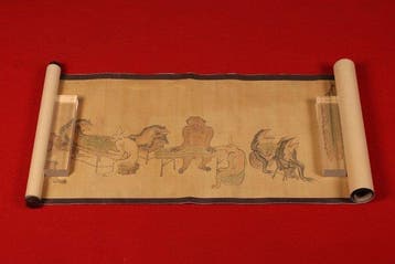 Zeer fijne handscroll-schilderij van spelende dieren,