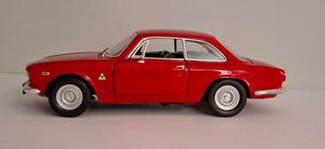 Road Signature 1:18 - Voiture miniature - Alfa Romeo Giulia, Nieuw