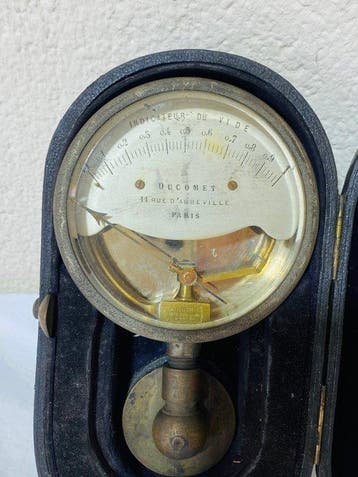 Indicateur de vide / manomètre ancien Ducomet Paris -