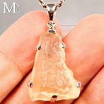 Zilveren hanger met natuurlijk Libische woestijnglas -