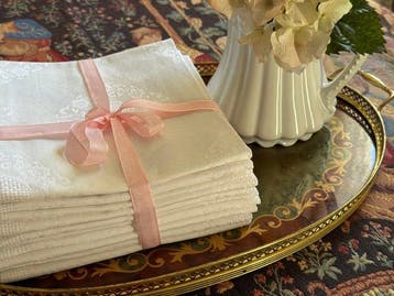 Linge de table française. Lot de 10 Belles Serviettes de