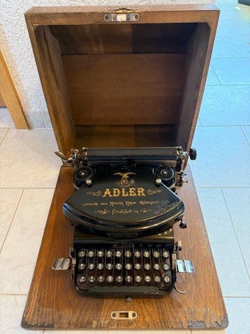 Adlerwerke. H. Kleyer AG - Adler model 7 - Machine à écrire