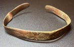 Middeleeuwen, kruisvaardersperiode Brons Armband met een