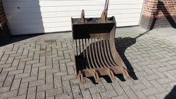 Eurosteel  Puinbak met tanden CW10 70 Cm, Articles professionnels, Machines & Construction | Pièces, Ophalen