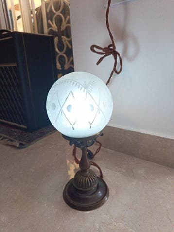 Lampe à poser en forme de globe - Verre satiné - Lampe de