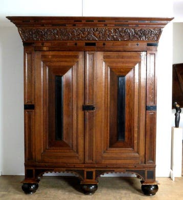 Armoire - Armoire à coussins élégante - Renaissance