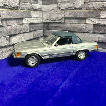 CMC 1:18 - Modelauto - Mercedes-Benz 450 SL R107 (1973-1980), Nieuw