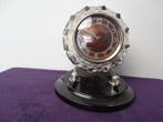 Horloge de table - Majak - Verre - Métal - Bakélite -