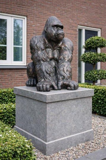 Beeld, garden statue in bronze color of a Gorilla - 58 cm -