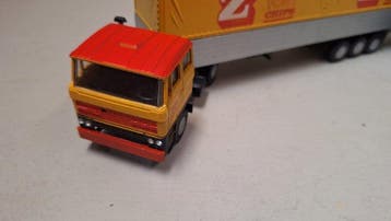 Lion Car nr 70 1:43 - Camion miniature - DAF 2800 trekker