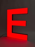 Lamp - Metaal - Letter E
