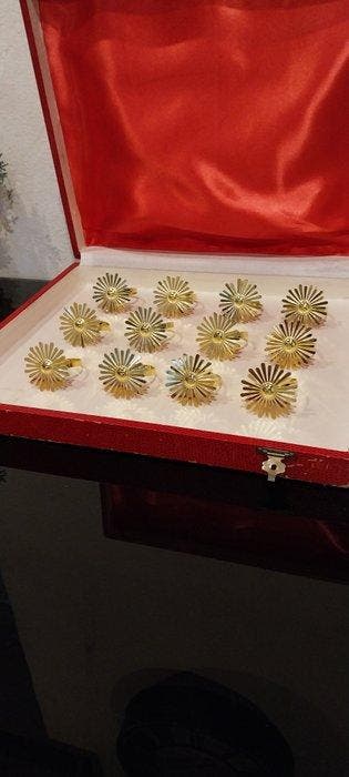 Servetring (12) - zonnen - Verguld messing - Zonnen, Antiek en Kunst