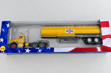 1:43 - Model vrachtwagen - Camion-citerne américain Autocar