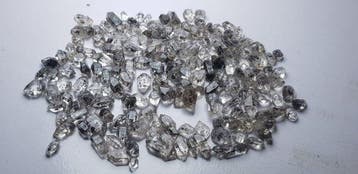 Natuurlijke ruwe Herkimer-kwarts Kristalen- 66 g