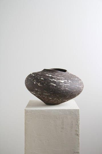 Valentina Cojocaru - Sculpture, Giove 06 - Sculptural Vase
