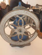 L I E - Koffiemolen - IJzer, Hout