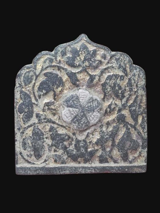 Médiéval, époque des Croisés Applique livre rare en bronze, Collections, Minéraux & Fossiles