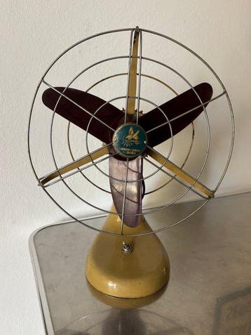 Rare Cerea Milano Table Fan with Bakelite Blades – Italy, c.