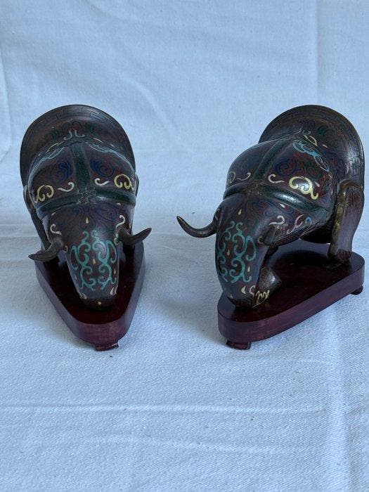 Figuur - Cloisonne Elephants - Brons - China (Zonder, Antiek en Kunst, Antiek | Overige Antiek