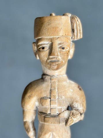 Statuette « colon » – Ewe – Togo / Ghana – bois, pigments –