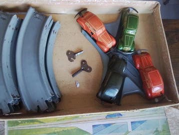 Distler - Modelauto (4) - blikken opwindauto set