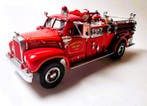 YYM35810 Matchbox Models of Yesteryear 1956 Mack B-95 Pumper, Hobby en Vrije tijd, Nieuw