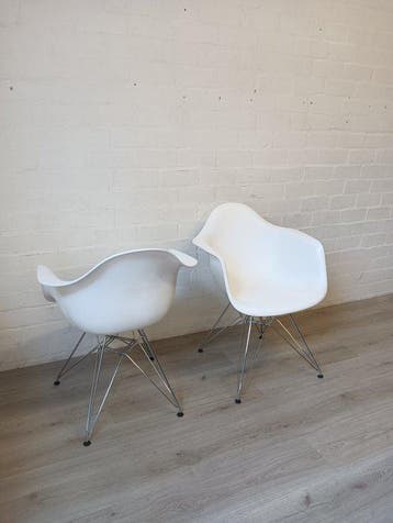Vitra - Charles Eames, Ray Eames - Stoel (2) - DAR - Plastic