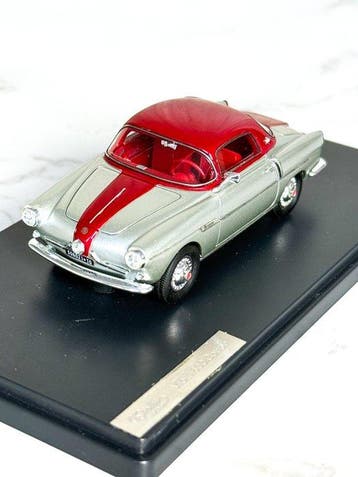 Matrix 1:43 - Voiture miniature - Fiat Viotti 600 Coupé –