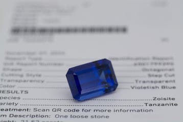 1 pcs Violet, Bleu Tanzanite - 21.52 ct - Gemological