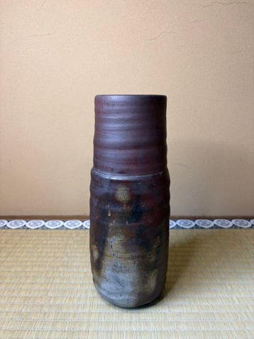 Japanse Bizen-keramiek cilindervaas – gesigneerd – met