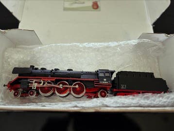 Märklin H0 - 3085 - Locomotive à vapeur avec tender (1) -